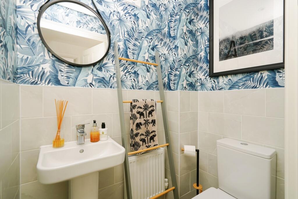 Cloak Room WC
