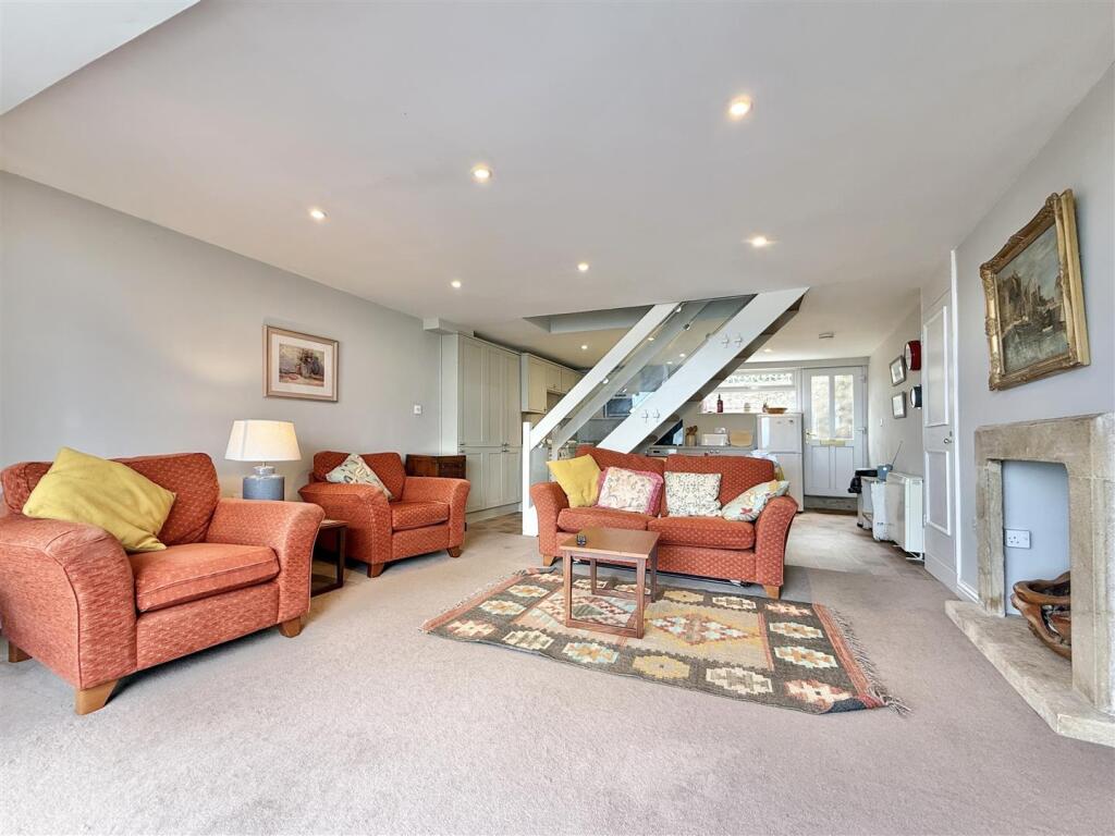 Four Decks_Living Area.jpg