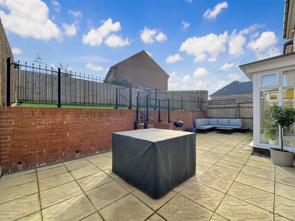 Extensive Paved Outdoor Entertainment Space 372