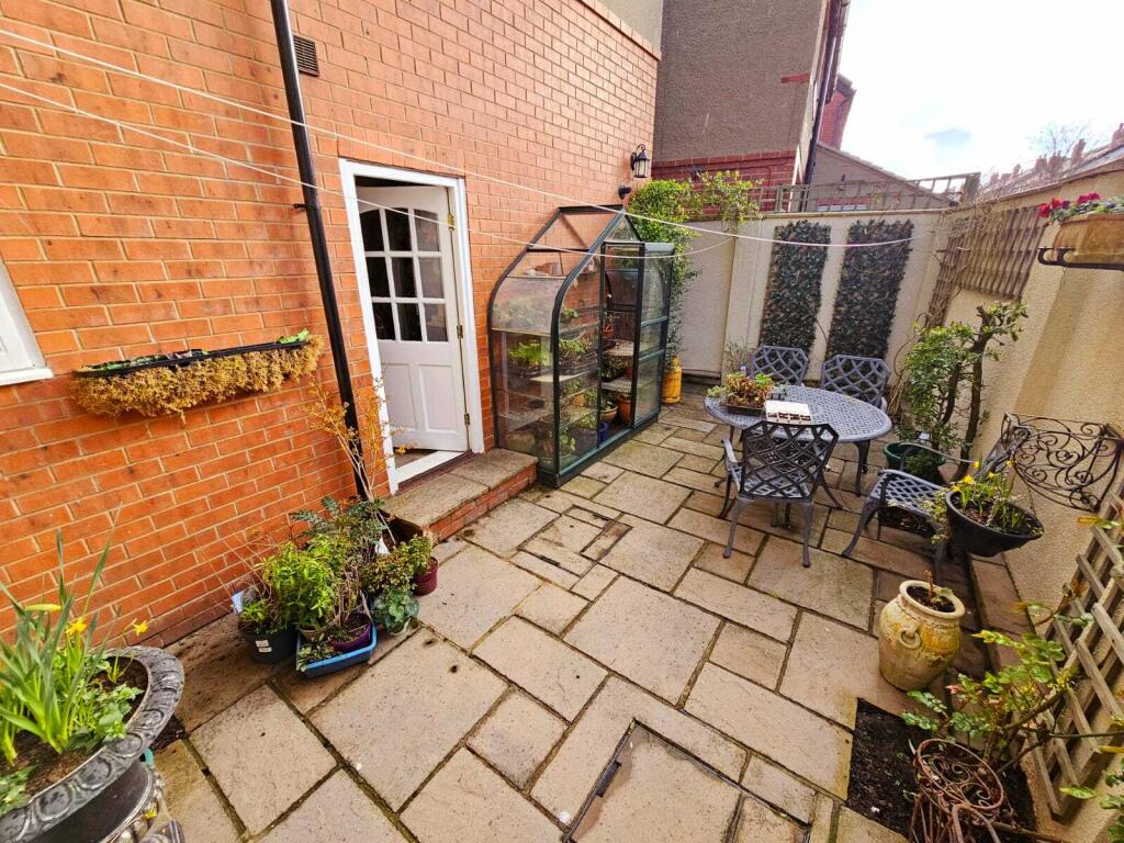 52700243-53d5-4e43-b16f-511e5718cf1c