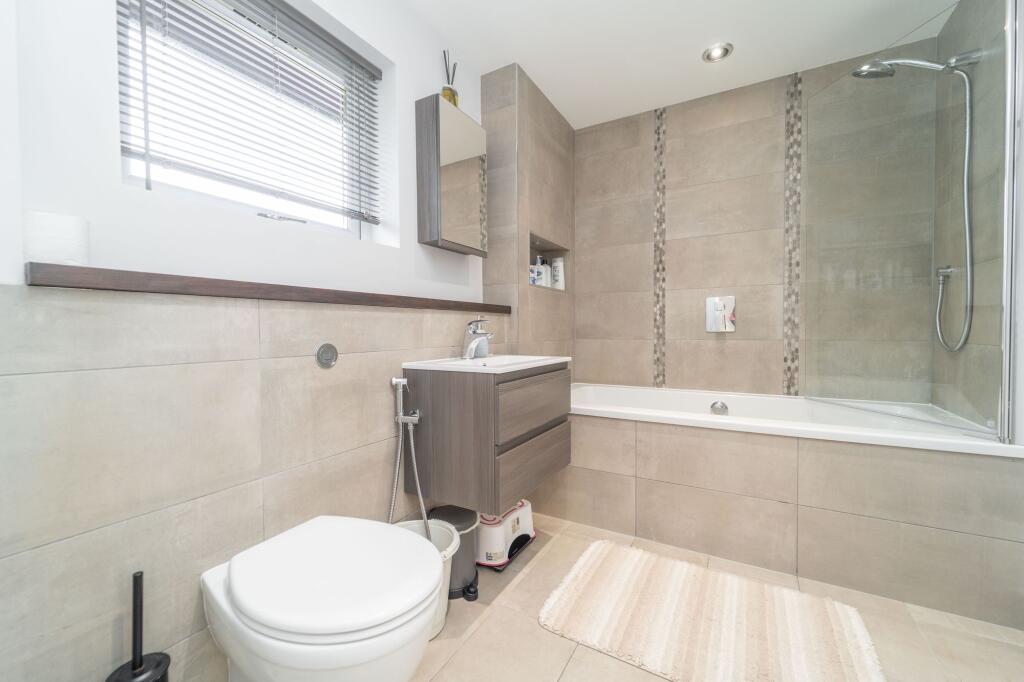 Ensuite Bathroom