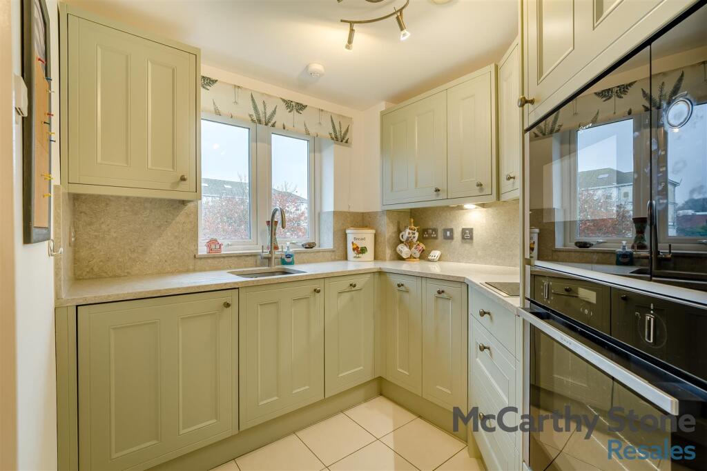 8670696-interior05.jpg