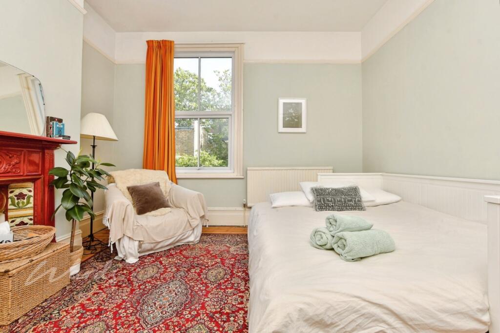 Madeira bed 2 use