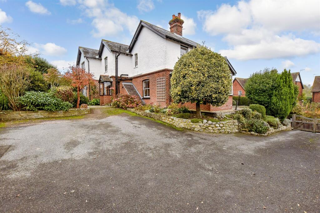 Driveway/Parking