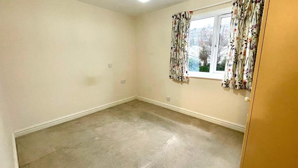 penrhyn ct 26 bed 1 pic 2.jpg