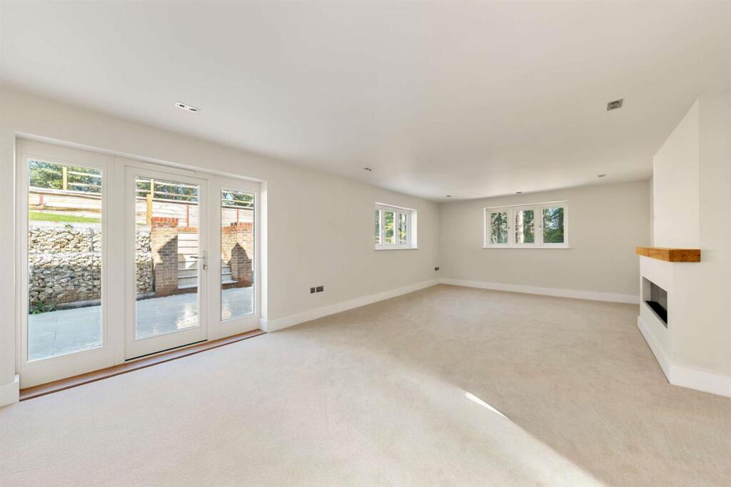 Oak Lodge, Dorking Road, Gomshall, GU5 9NY-70-1920