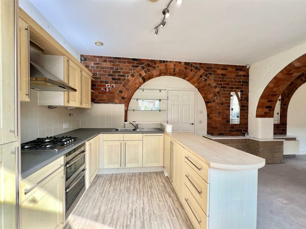 Bramleys Estate Agents - Crossley Ward Apartments 