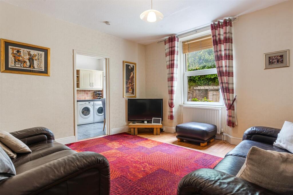 A13 - Bridge Road Torquay, Olivet - 250814.jpg