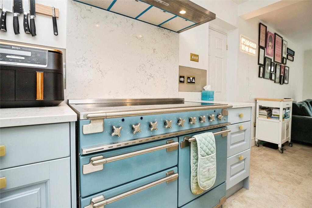 Kitchen/ Family Room