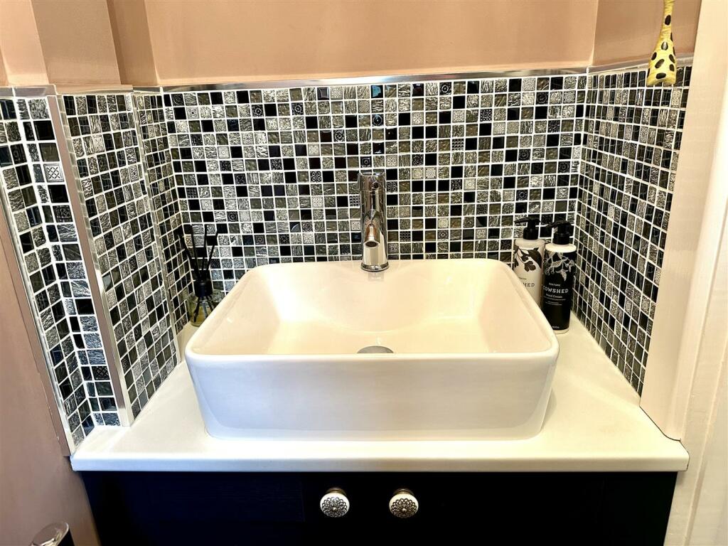 CLOAKROOM/WC