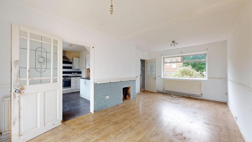 25 Pirbright Crescent, New Addington, Croydon, CR0 0RT