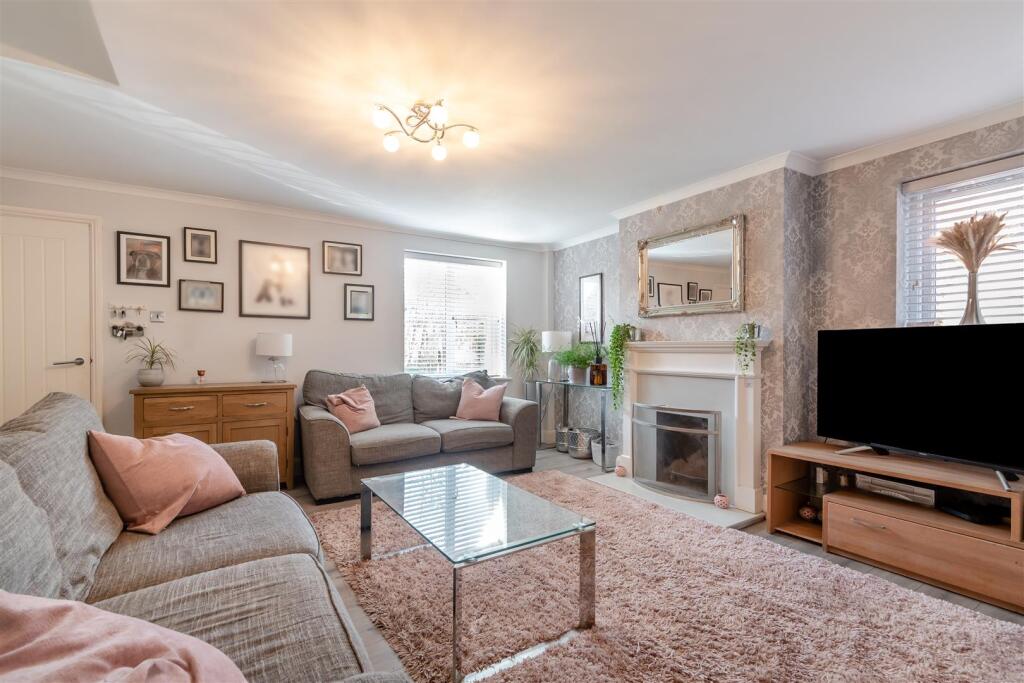 8635747-interior09.jpg