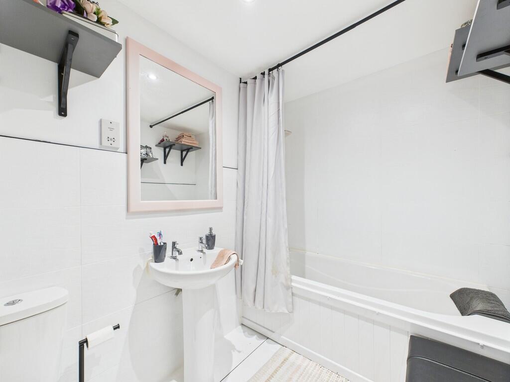 CAM01835G0-PR0235...