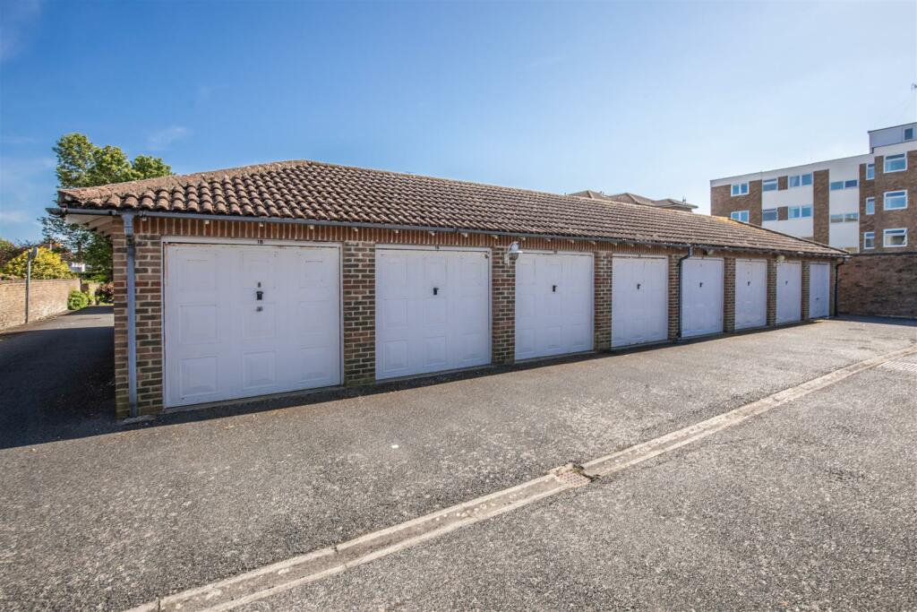 24 Belmer Court-10.jpg