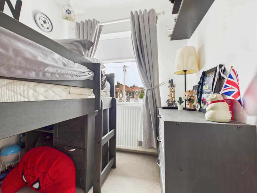 CAM03729G0-PR0153-STILL027