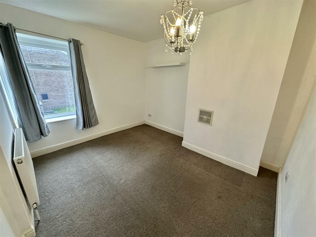 Bramleys Estate Agents - Hollinbank Lane - Heckmon