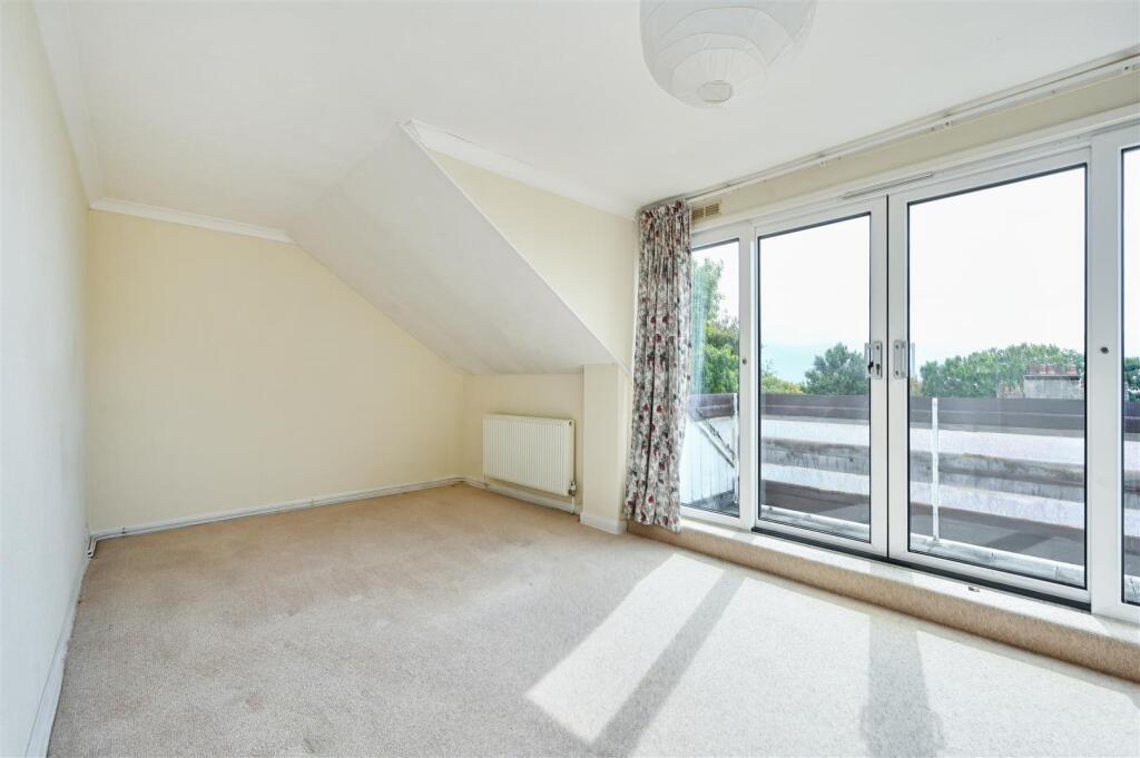 17 PINEWOODS COURT - TN393UD (9).jpg