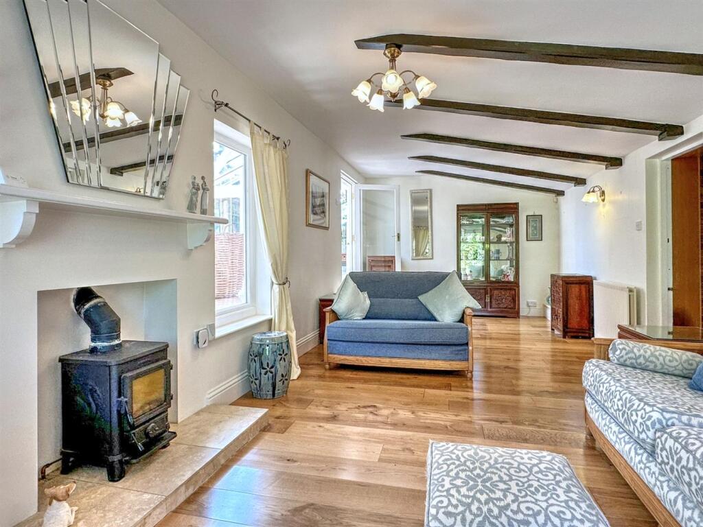 SITTING ROOM
