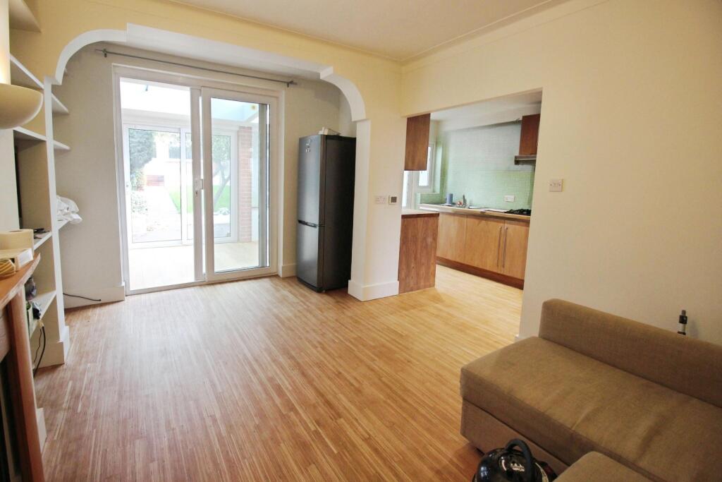 pbox-living_room-341803.jpg