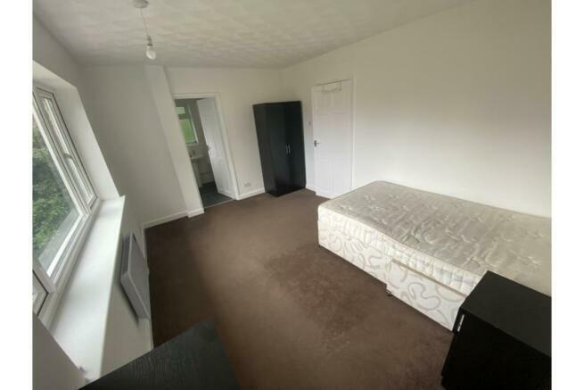 bedroom 2.jpeg