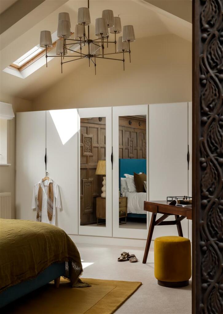 20 - Gislebertus House - GL54 1AA - Full.jpg