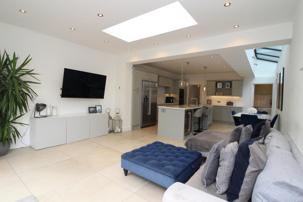 Kitchen/Diner View 3