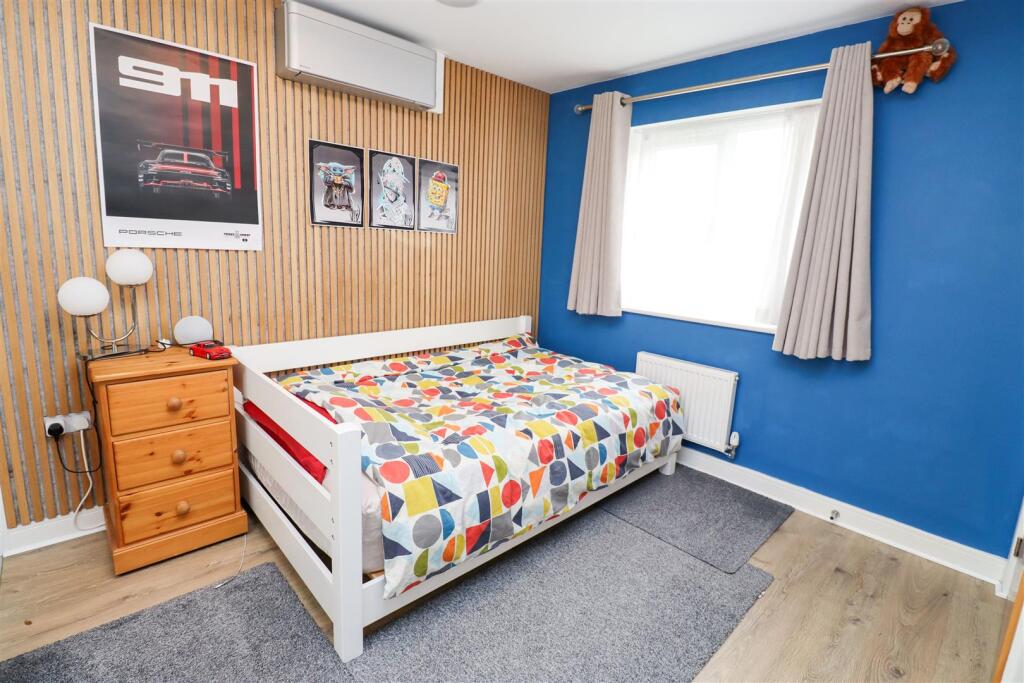 Bedroom 2 (2nd Floor)