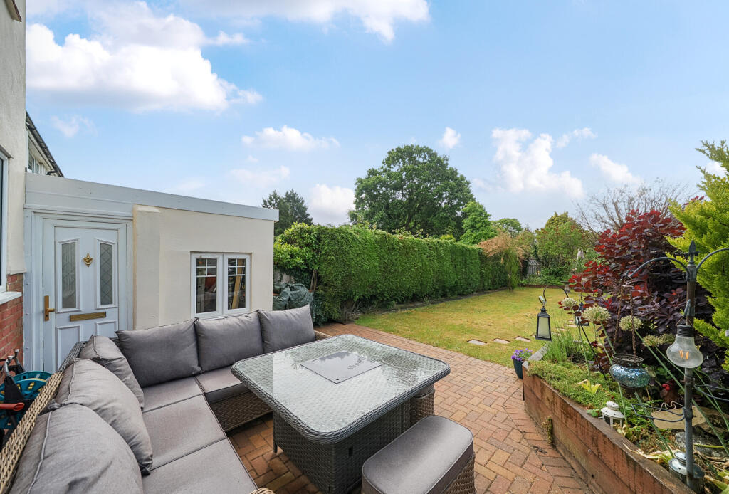 1303852-4-6842b89...