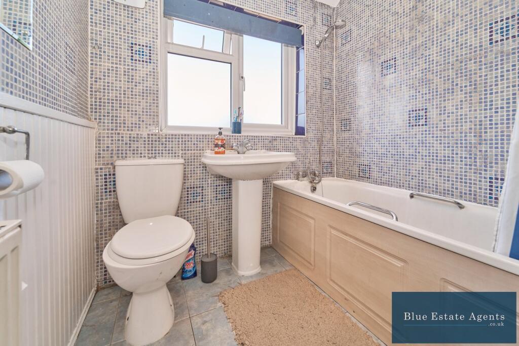 Family Bathroom Suite