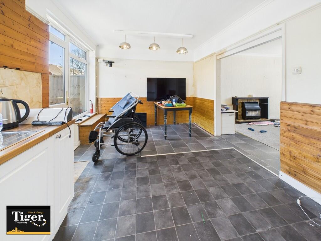 CAM02176G0-PR0539...