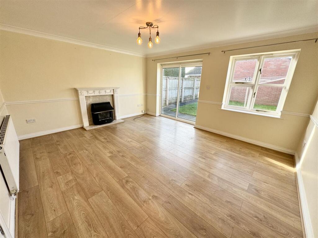 Bewdley Rd Living Room.jpg