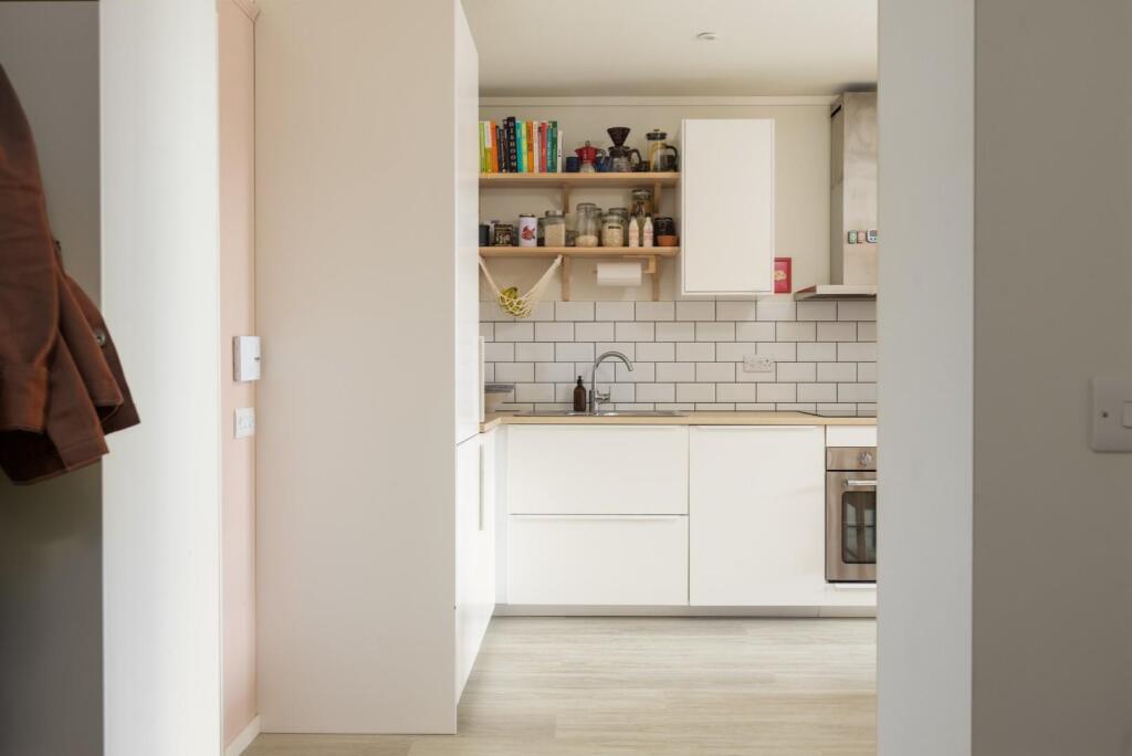 17 Snapdragon, Hazel Road, BS4-15.jpg