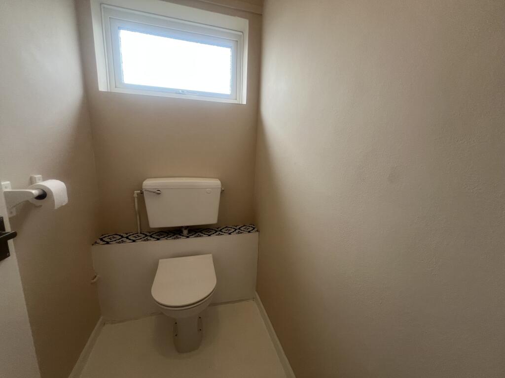 Cloakroom/wc