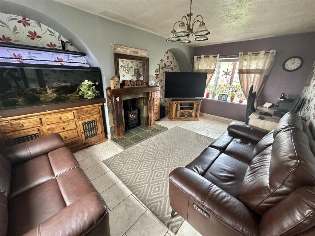 Bramleys Estate Agents - Curwen Cresent - Heckmond