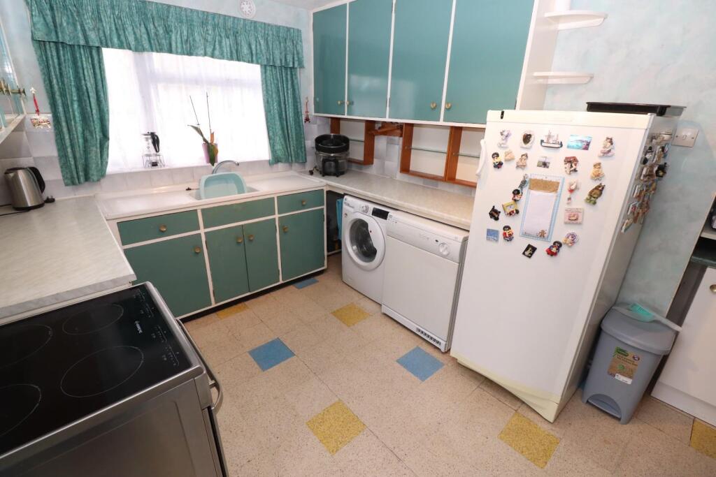 Kitchen/ Dining Room
