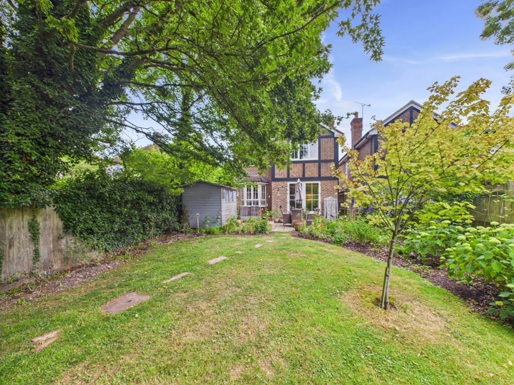 CAM02909G0-PR0439-STILL007