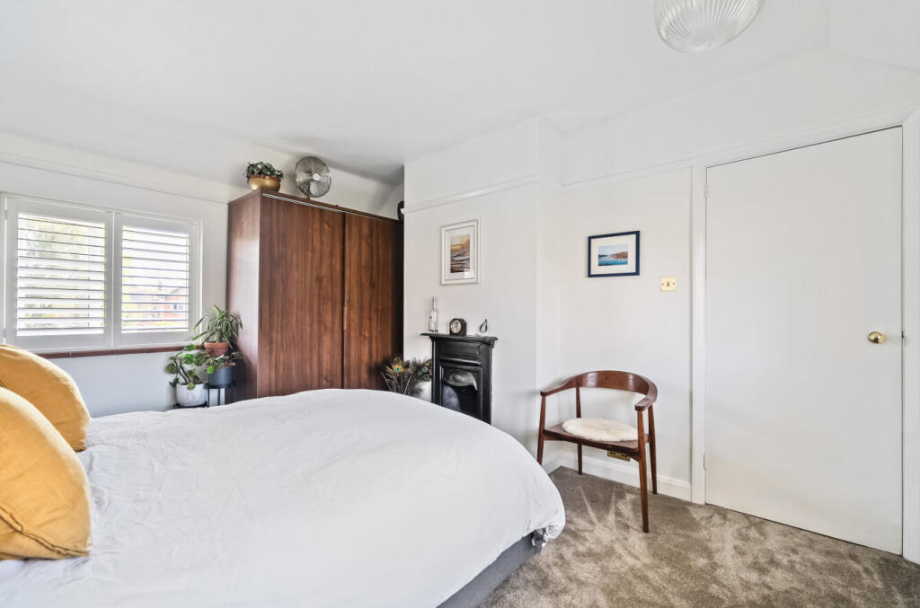 1341948-5-68a8355...