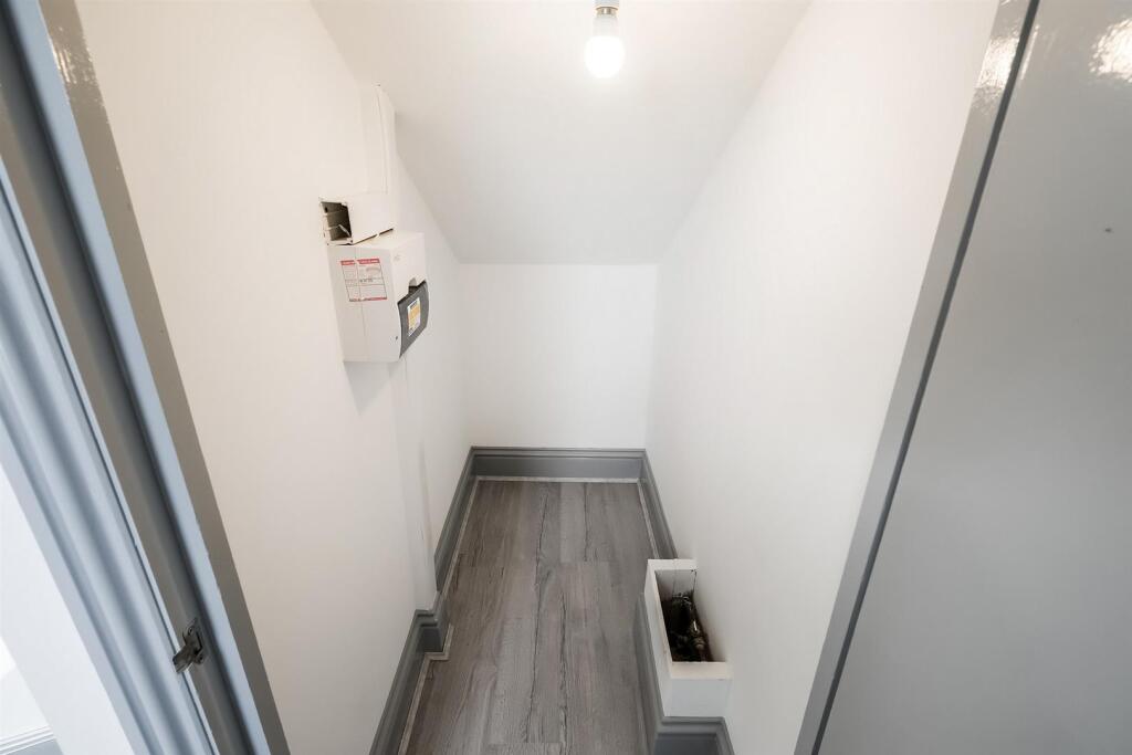 78-80 Spruce Hills Flat 5-1_web.jpg
