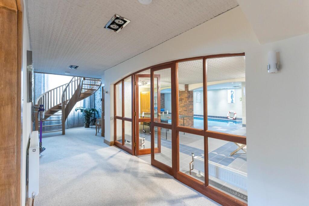 LEISURE SUITE ENTRANCE