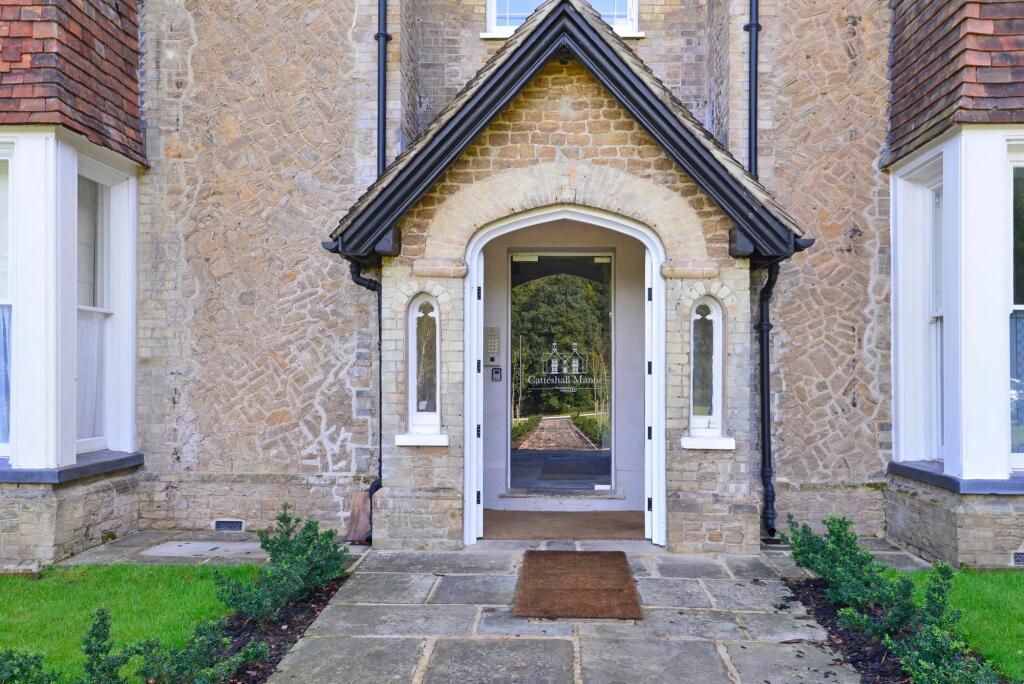 Door to Manor