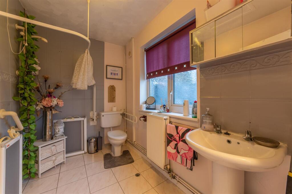 697 Monnow Way-19.jpg