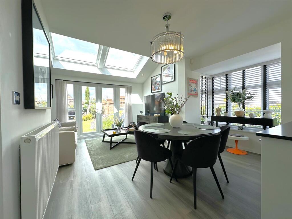 OPEN-PLAN Living Space 589