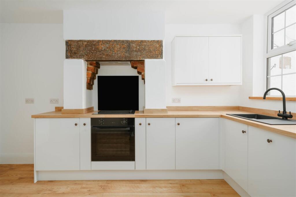 Kitchen-5.jpg