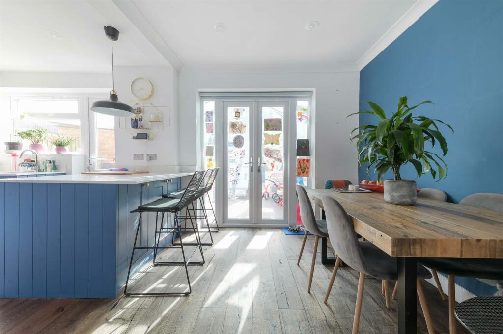 Dining area.jpg