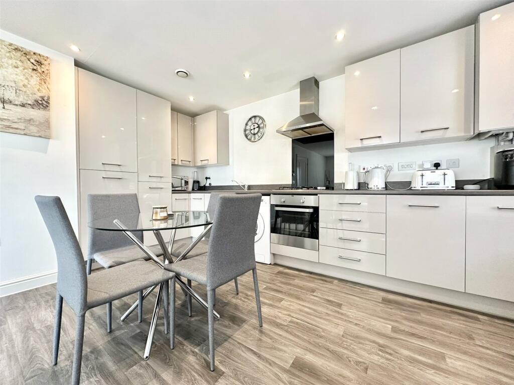 Kitchen/Dining