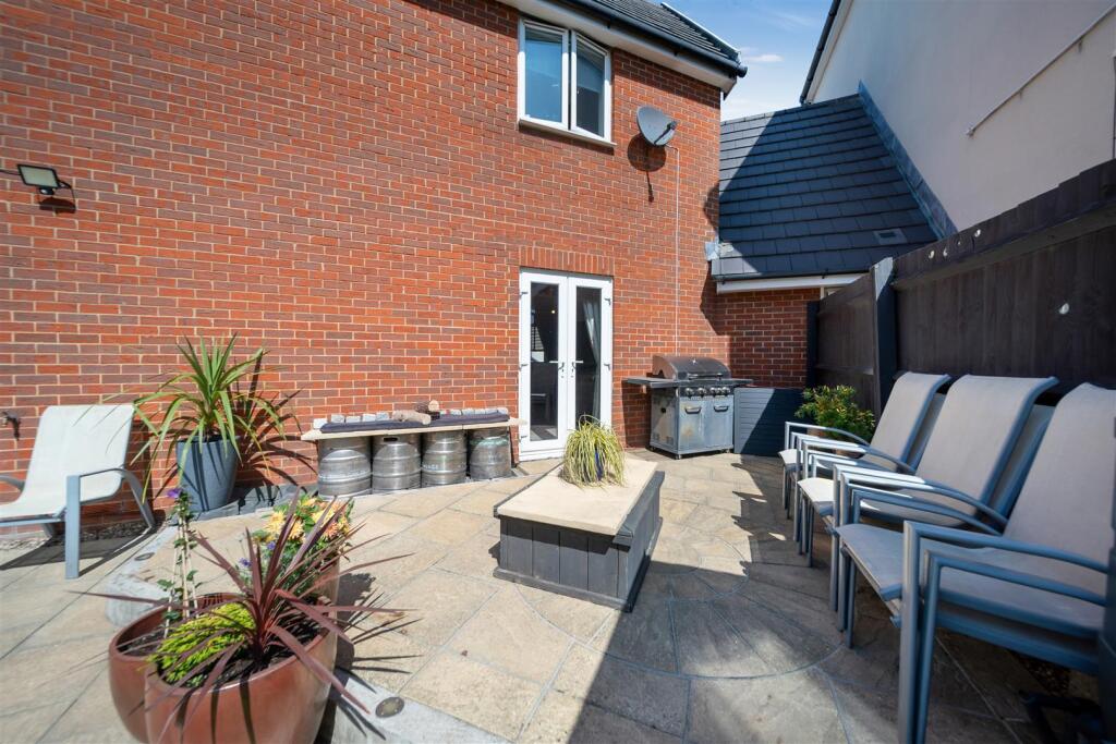 116 Jovian Way-10.jpg