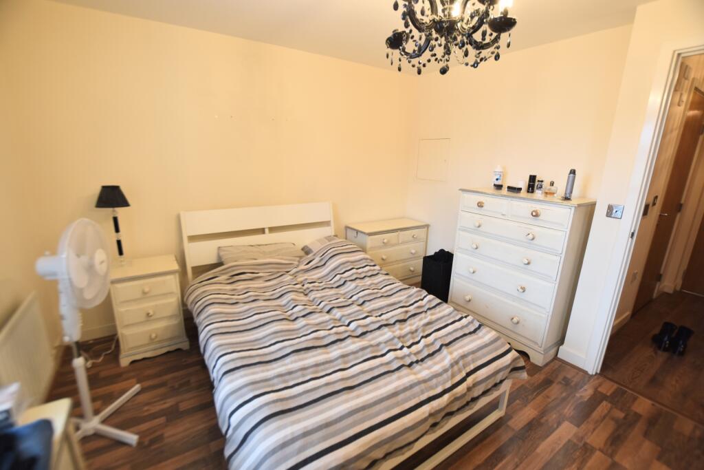 21 Amethyst House bedroom