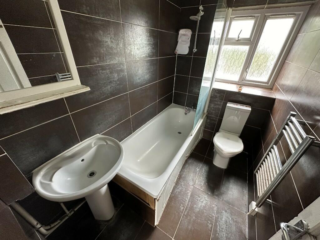 FITTED BATHROOM