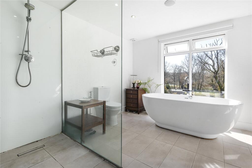 Bedroom One En Suite