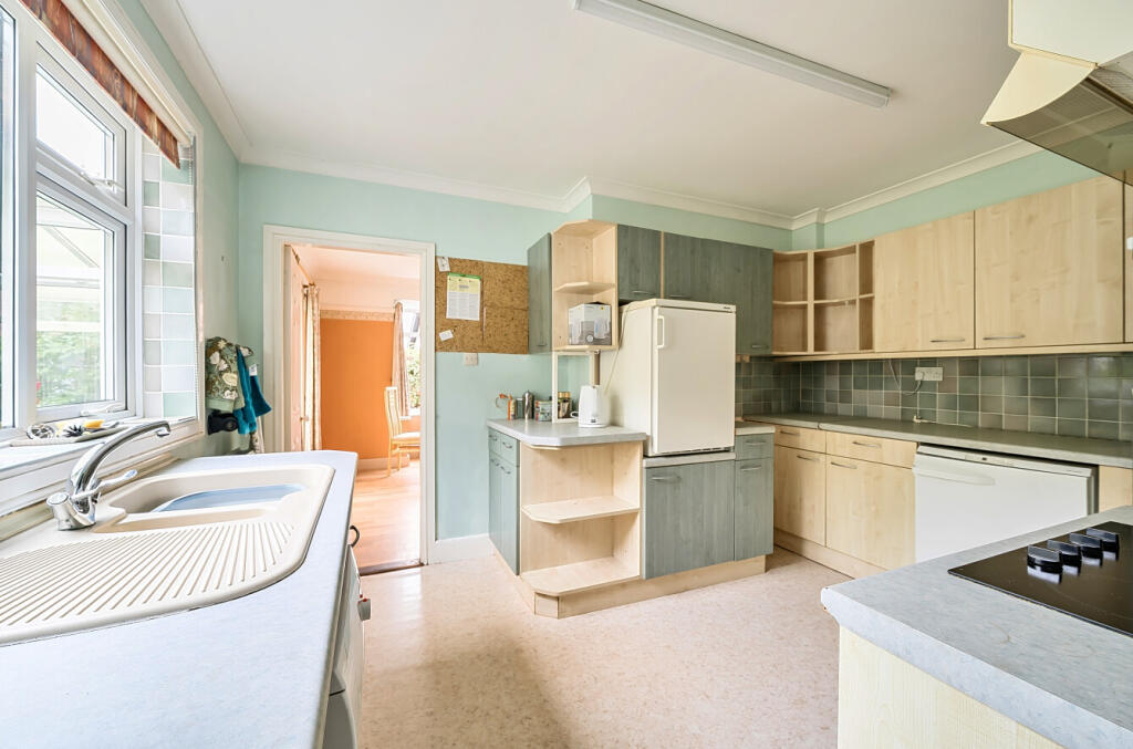 1359301-5-68ee1f2...